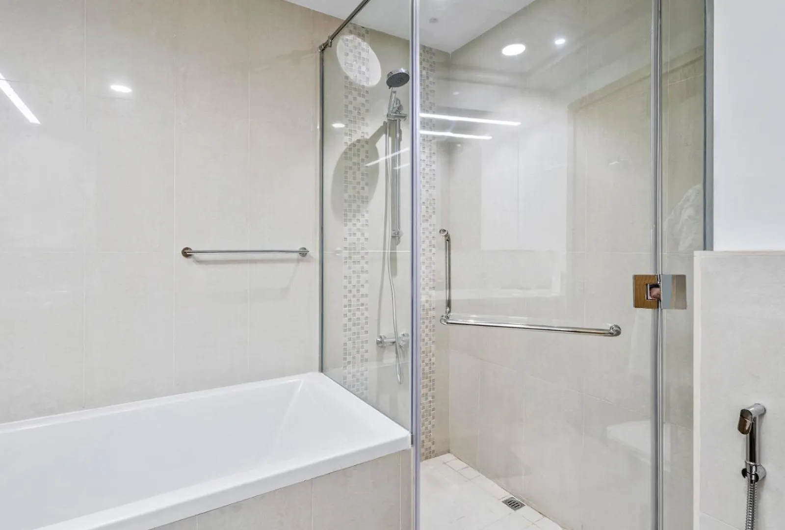 Skyline Charm 2Br Plus 1Gr W Burj Khalifa & Fountain Views In Downtown-03 Dubai Apartment