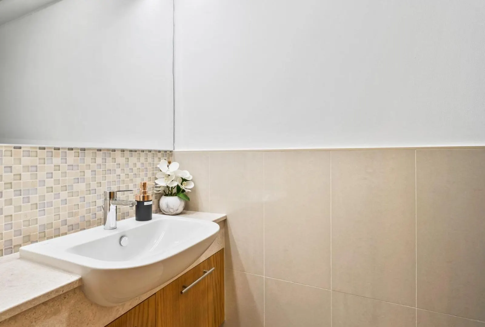 Apartment Skyline Charm 2Br Plus 1Gr W Burj Khalifa & Fountain Views In Downtown-03 Dubai