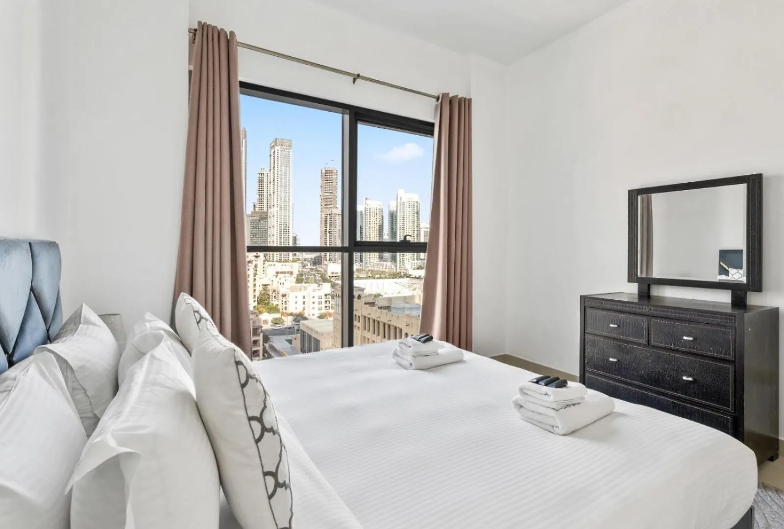Skyline Charm 2Br Plus 1Gr W Burj Khalifa & Fountain Views In Downtown-03 Dubai 0*,  United Arab Emirates
