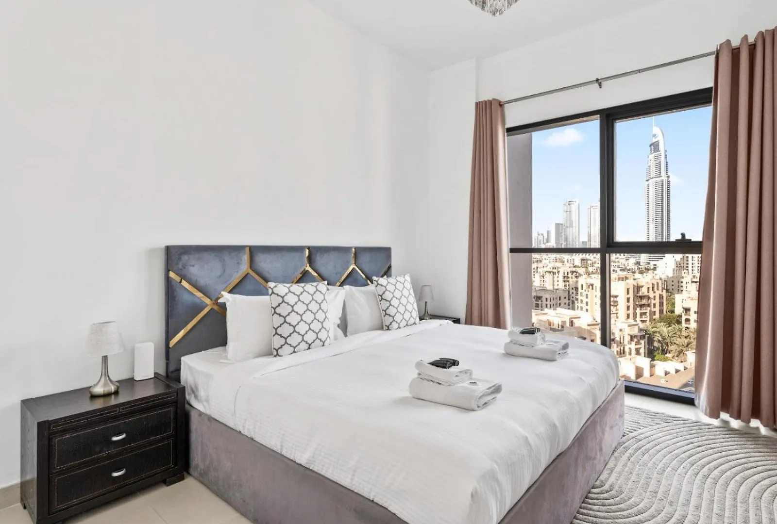 Skyline Charm 2Br Plus 1Gr W Burj Khalifa & Fountain Views In Downtown-03 Dubai